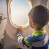 子供との旅行をたっぷり楽しもう！飛行機に乗る前、機内の攻略法！